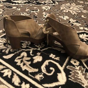 Taupe chunky open toe shoe